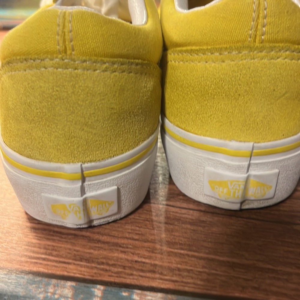 Yellow vans - Picture 3 of 4
